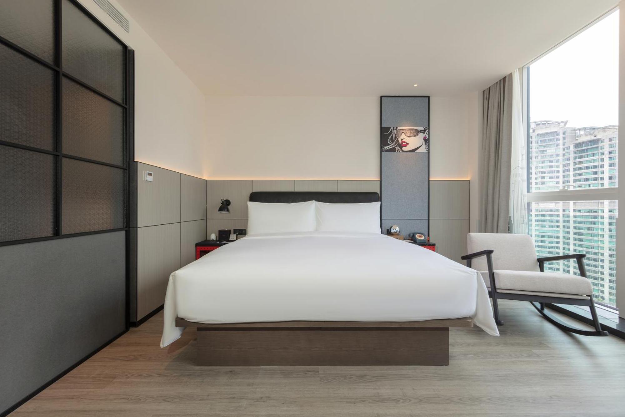 Moxy Chongqing Hotel Bagian luar foto