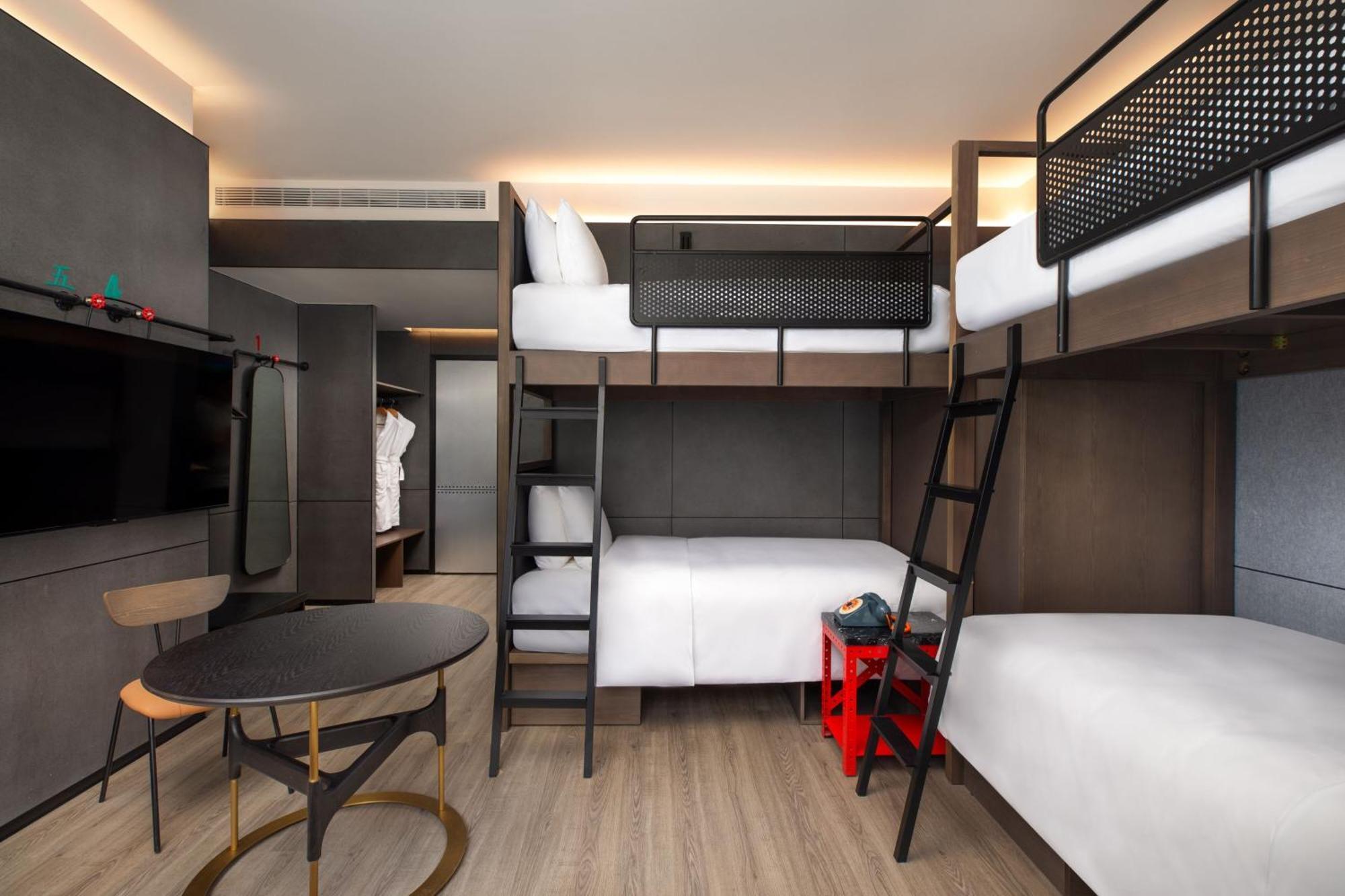 Moxy Chongqing Hotel Bagian luar foto