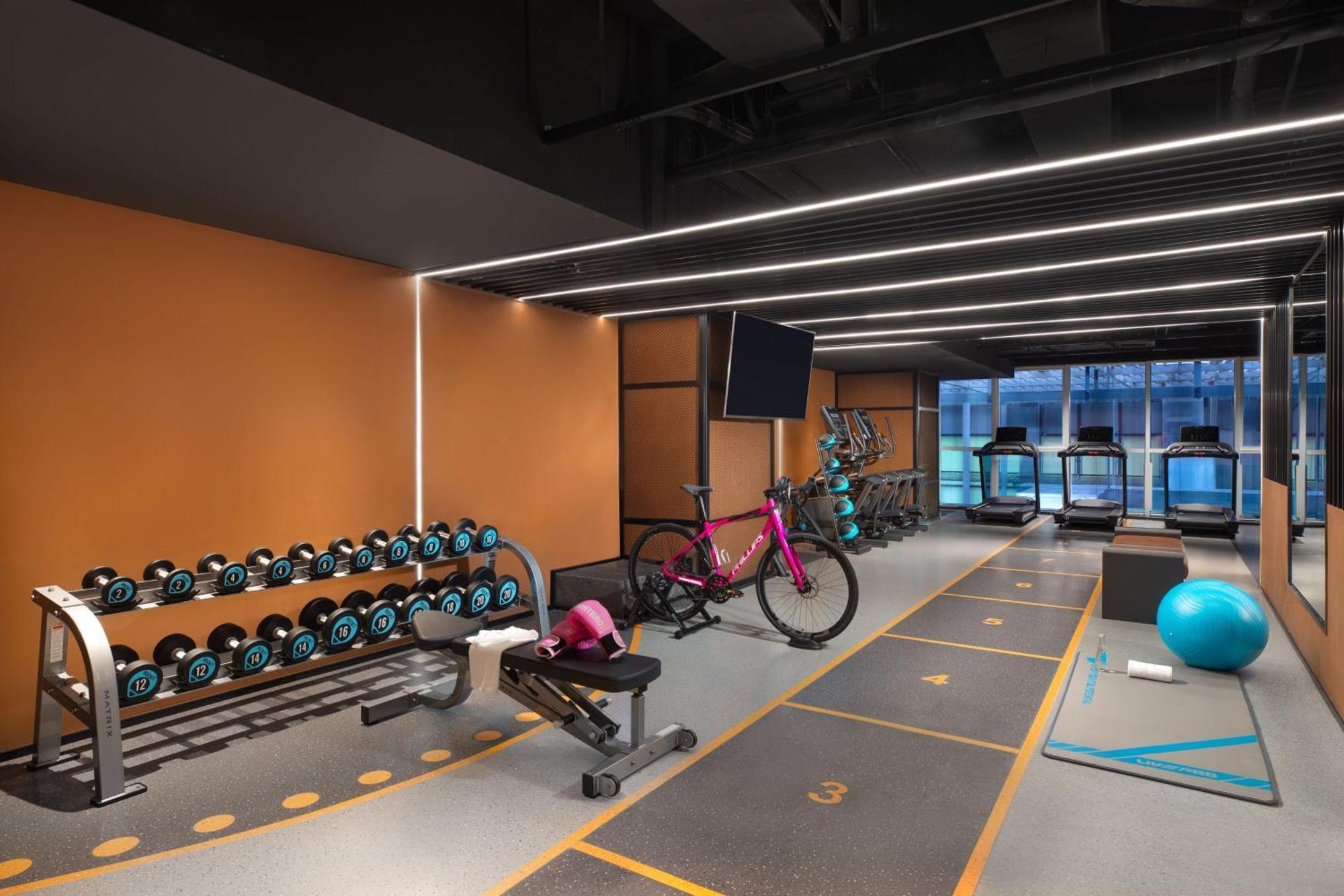 Moxy Chongqing Hotel Bagian luar foto