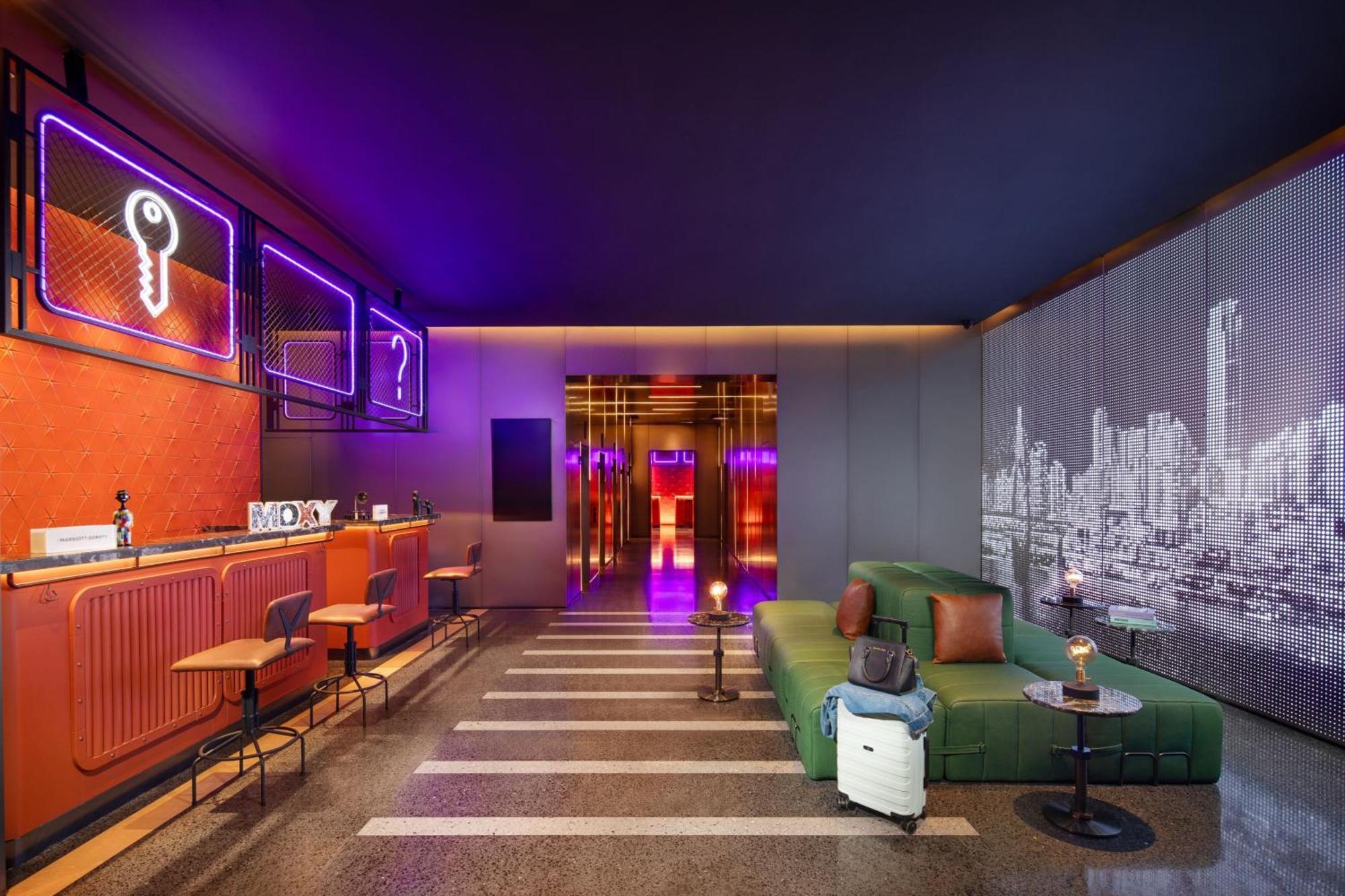 Moxy Chongqing Hotel Bagian luar foto