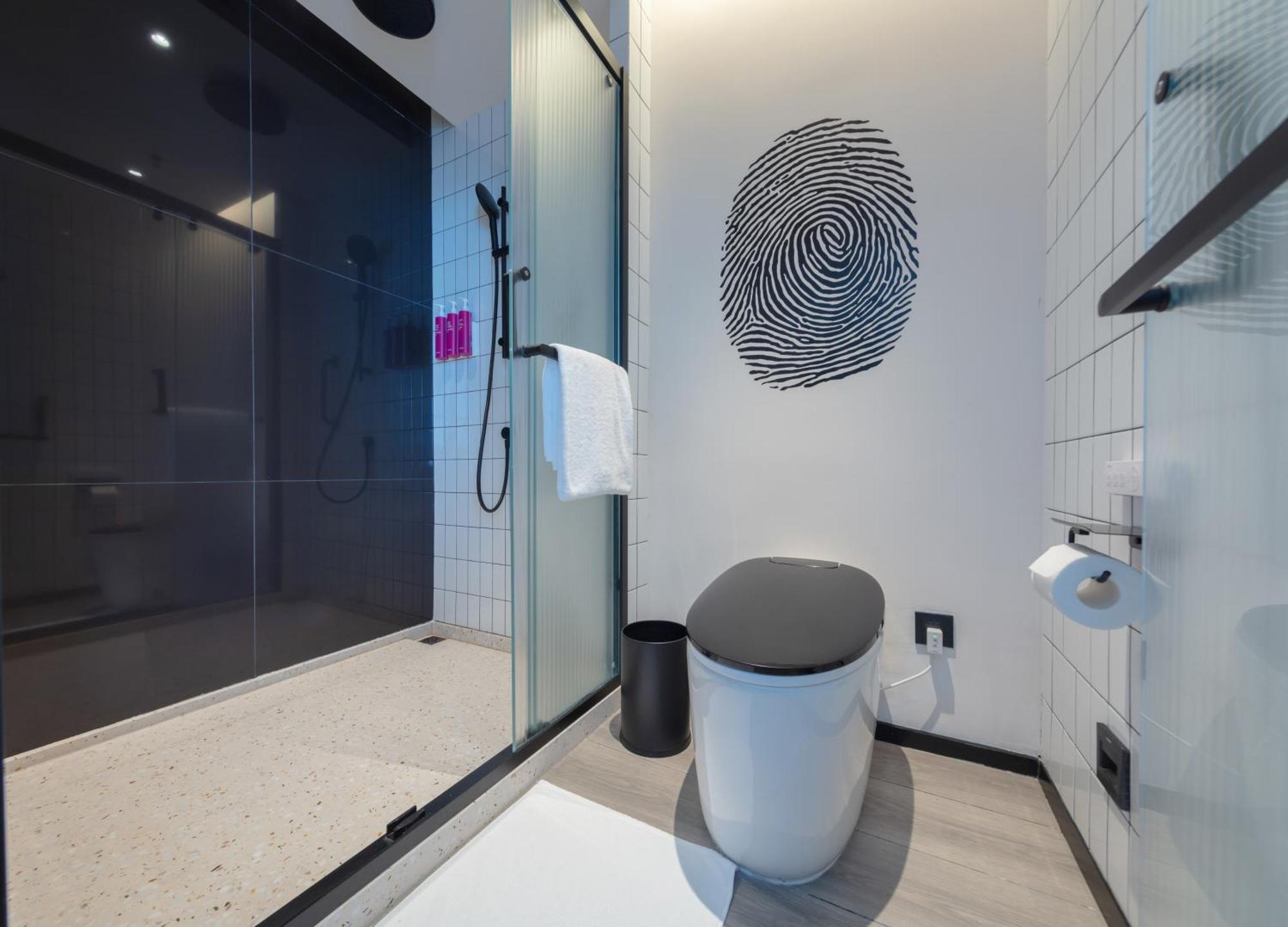 Moxy Chongqing Hotel Bagian luar foto
